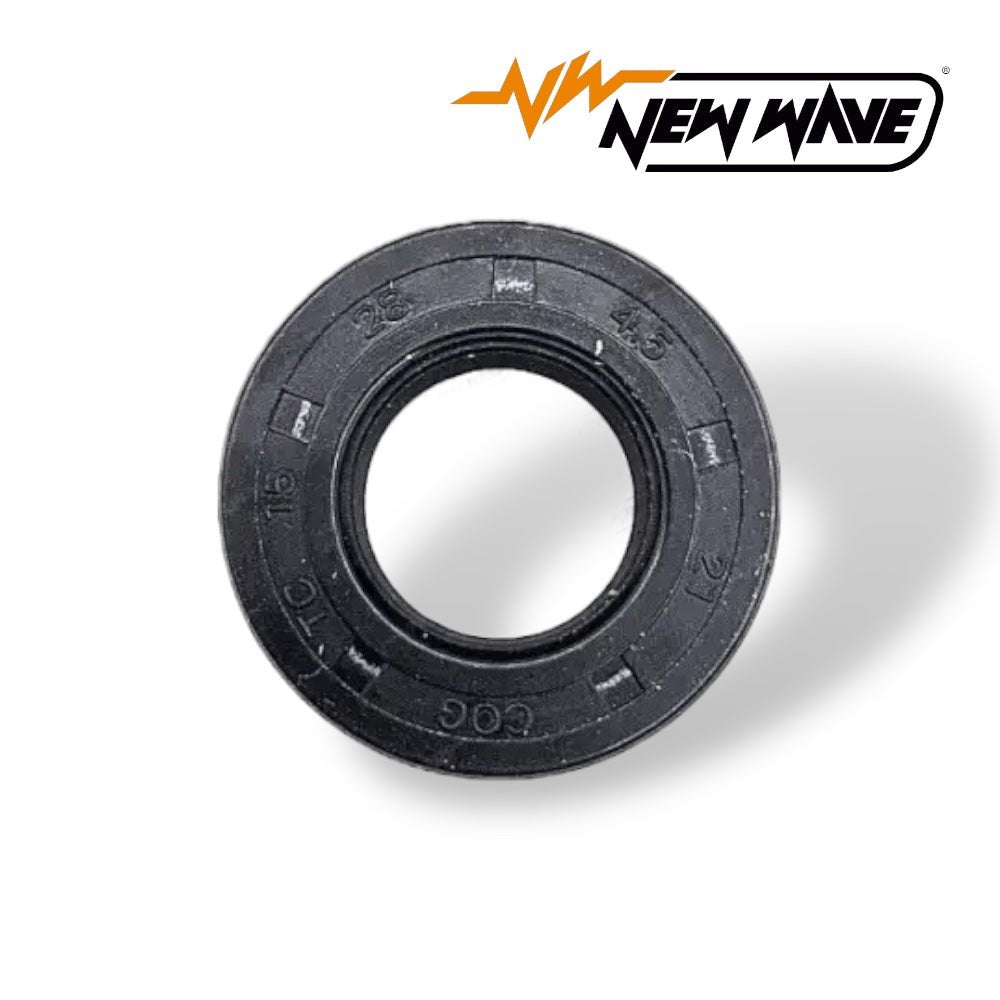 04344 ซีลข้อเหวี่ยง (15x28x4.5) 5200, 5800, 7800 - GUCUT